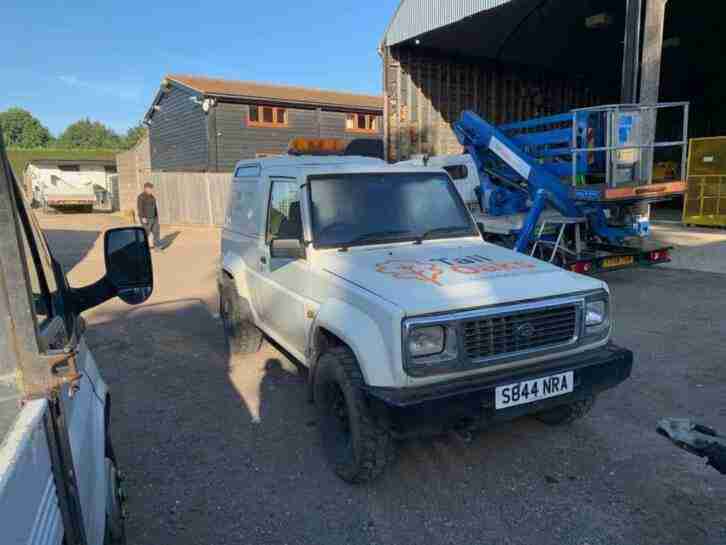 daihatsu fourtrak 4x4 tow bar 1998