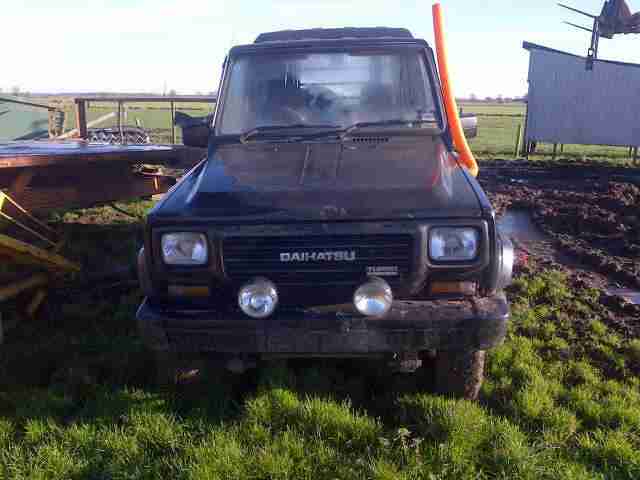 daihatsu fourtrak tdl