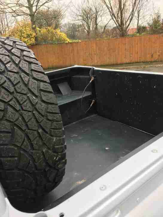 defender 90 pick up