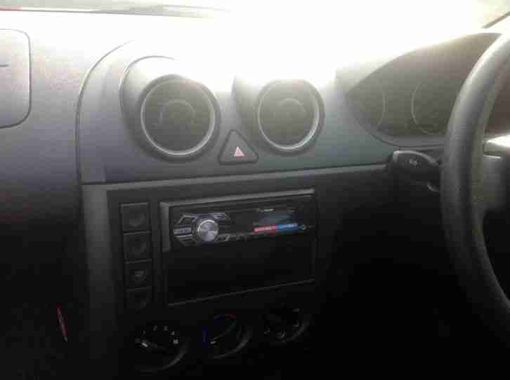 ford fiesta 1.25, fantastic first car, st looks, cheap insurance, no reserve