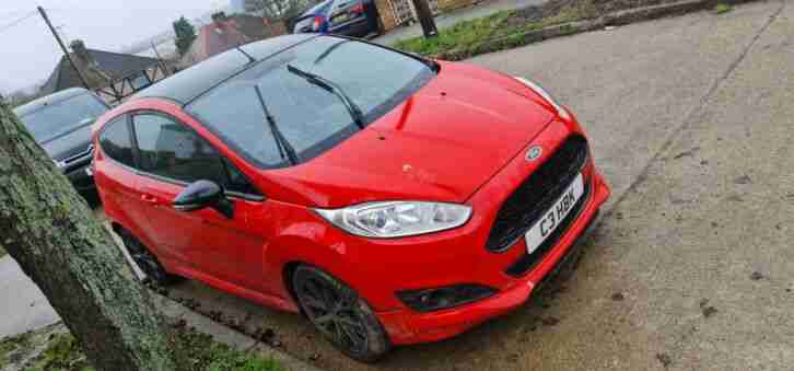 Ford fiesta zetec s red edition 1.ol ecoboost