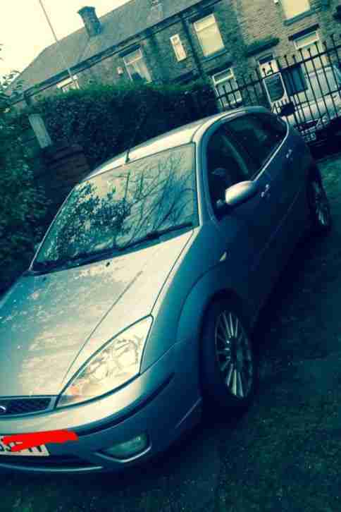 ford focus spares or repairs low low miles2004 no reserve 99p