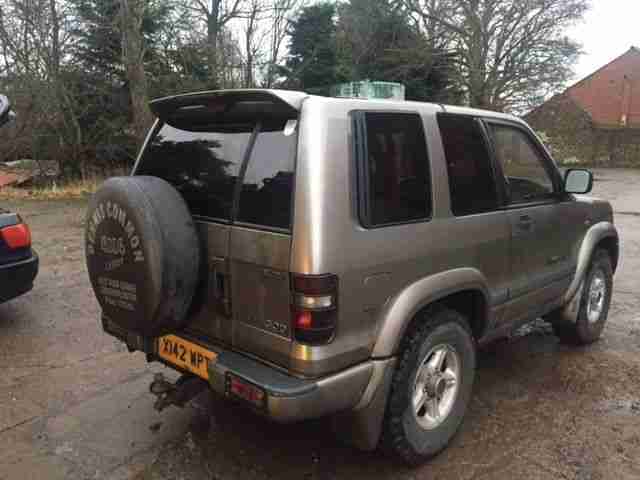 isuzu trooper 3.0 dohc swb