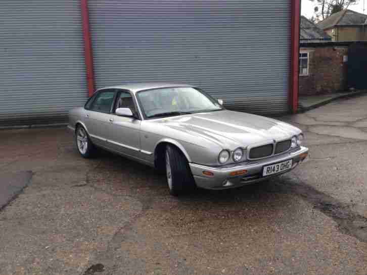 jaguar xjr supercharged V8