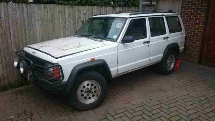 cherokee 2.5 sport petrol