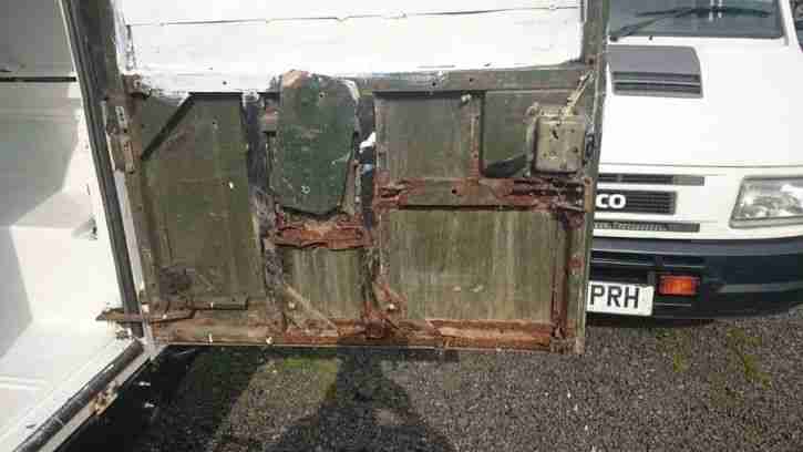 land rover defender 110