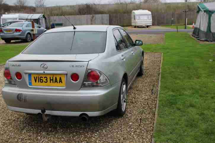 lexus is200