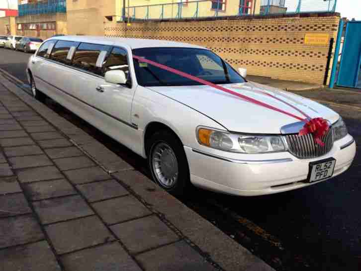 limousine LINCOLN