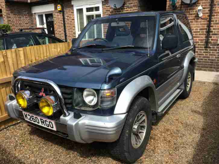 mitsubishi pajero swb 2.5 diesel 4x4 (running) withou mot or log book good tyres