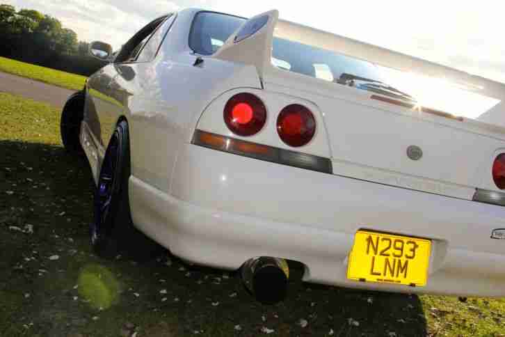 nissan skyline r33 gtst