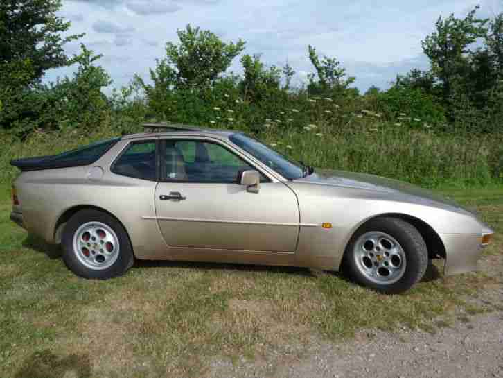 Porsche 944 relisted due to no show