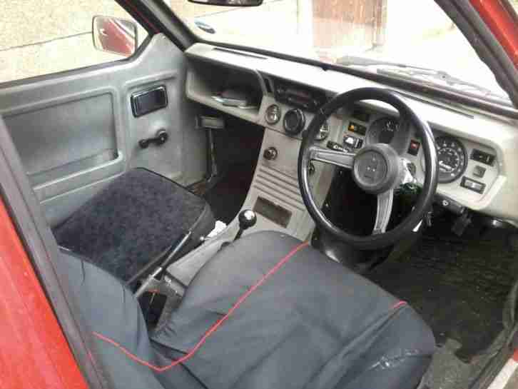 reliant rialto 850cc there are two of them one has a 6 month mot