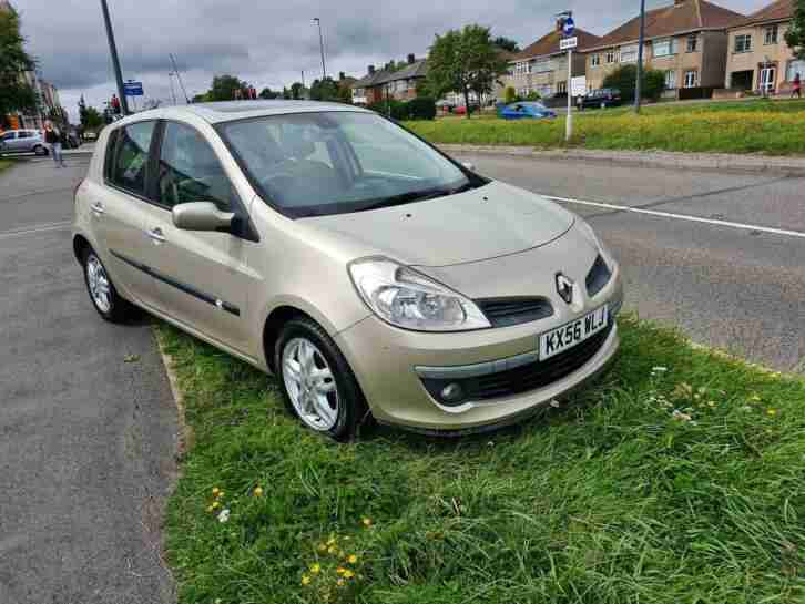 Renault CLIO 1.6. Renault car from United Kingdom