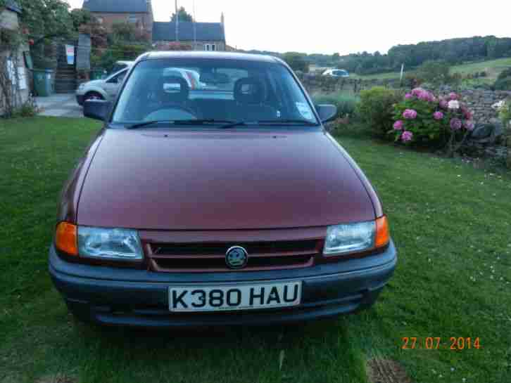 Vauxhall astra 1.6 auto only 42k from new Cheap runabout 1993