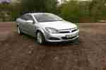 vauxhall astra convertible twin top design