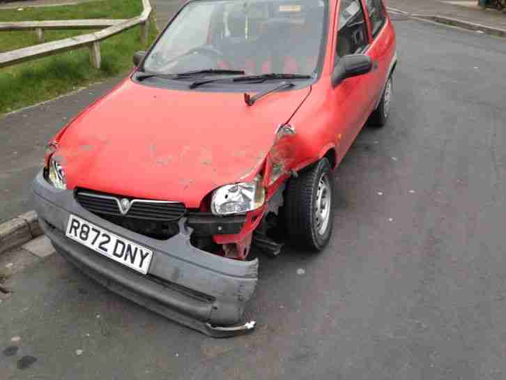 vauxhall corsa 1.7 diesel (damaged)