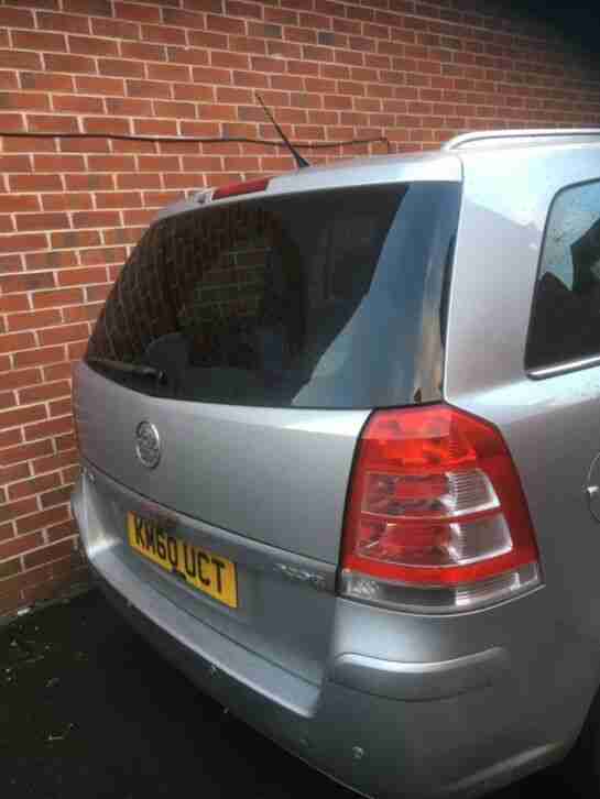 Vauxhall zafira diesel 2011 for spares or repairs