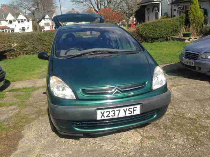 X237ysf. Citroen car from United Kingdom