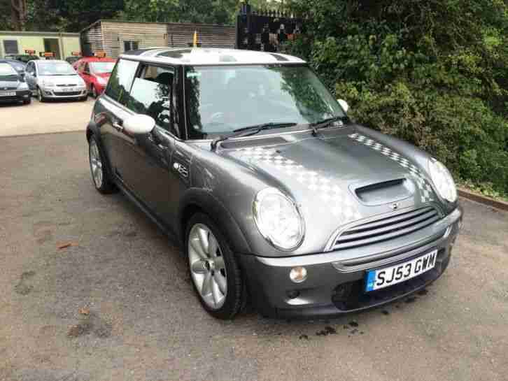 Mini 1.6 Hatch Cooper S Gray With White Mirror Covers And And Gray